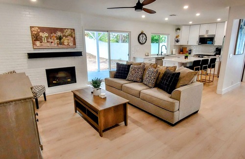 Thousand Oaks House | Temp Housing For Insurance/Work/Travel/Remodel!