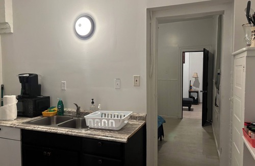 North Philadelphia Apartment | Temple Hospital First Floor with Backyard