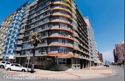 Durban Apartment | Tenbury Apartment 1 bdrm coastal side w/beach view
