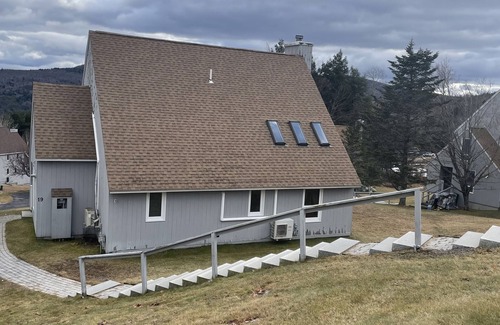 Plymouth House | Tenney Mountain Ski-in/ski-out House