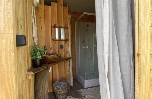 Thiel-sur-Acolin RV Rental | Tente La Frida Kahlo