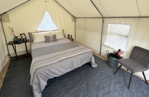 Silver Point RV Rental | Tentrr Signature Site - Fanboy at Defenders Retreat - Site E