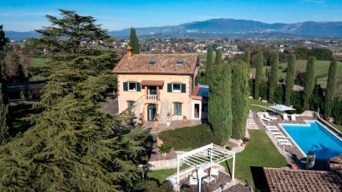 Segni Villa | TENUTA CAVI 6&4, Emma Villas