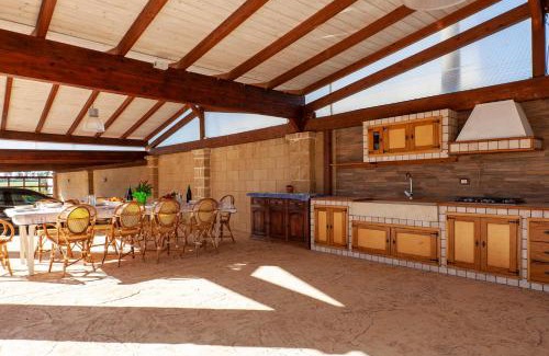 San Cassiano Villa | Tenuta San Cassiano With Garden And Pool - Happy Rentals