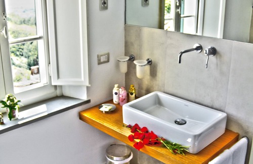 San Pietro a Marcigliano Hotel | Tenuta San Pietro Hotel & Restaurant