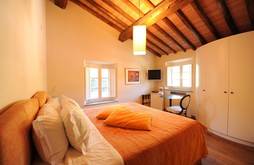 San Pietro a Marcigliano Hotel | Tenuta San Pietro Hotel & Restaurant