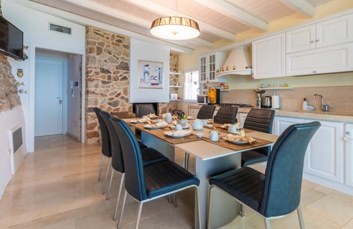Patu House | Tenuta Scialandre 10, Emma Villas