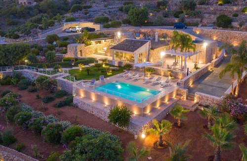 Patu House | Tenuta Scialandre 10, Emma Villas