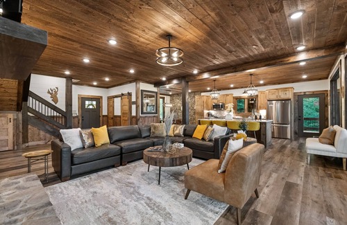 Blue Ridge Cabin | Teresa's River Retreat - Waterfront Luxury Home | Outdoor Fireplace | Hot Tub