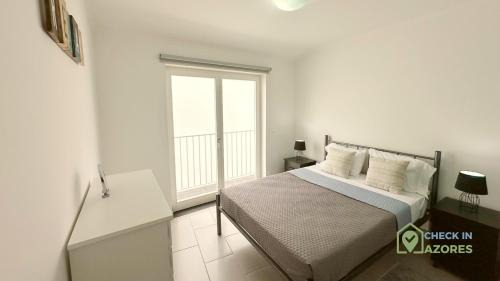 Angra do Heroismo Apartment | Terraço e vista deslumbrante no centro de Angra