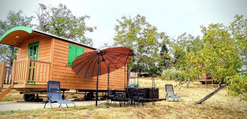 Villeneuve-sur-Lot Other | Terra Bulle Hébergement - Roulotte climatisée avec SPA privatif
