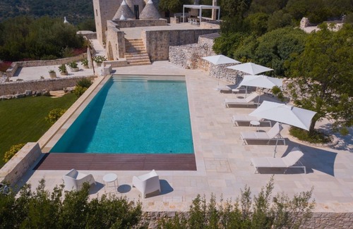 Cisternino Villa | Terra, Fuoco & Acqua Apartment – Scenic Villa Escape.