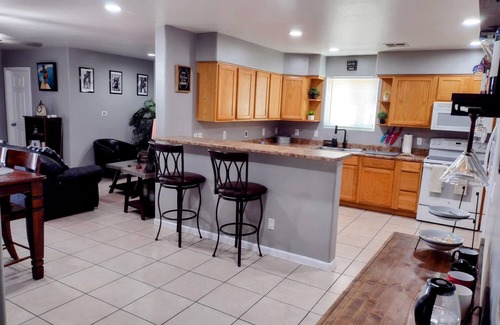 Maryvale House | TERRA NOVA Spacious 4-bedroom house in Phoenix AZ, 7 minutes from Downtown.
