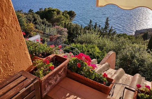 Cala Piccola Apartment | Terrace on the island of Giglio