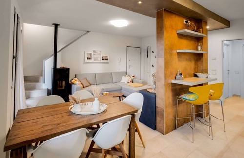 Torri del Benaco Apartment | 🌟Terrace over the Castle🌟| A picturesque space on Lake Garda