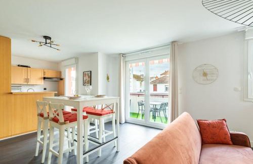 Maladiere Apartment | Terracotta, chaleureux appartement calme pour 2 personnes, avec Parking privé, idéal séjour business