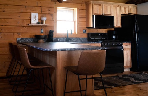 Rockbridge Cabin | Terrapin Hideaway's Honu Retreat 1 Bedroom Cabin, Hocking Hills Logan Laureville Rockbridge Sleeps 4.