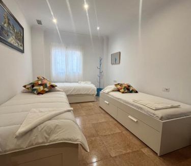 Manises House | Terraza 120 m2 y paellero - Metro & Aeropuerto