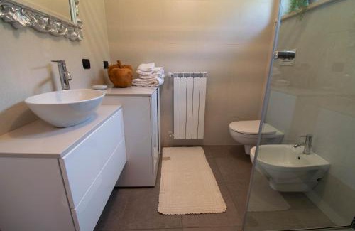 Plassi House | Terrazza a Lago - Condo modern two-storey flat with pool and terrace