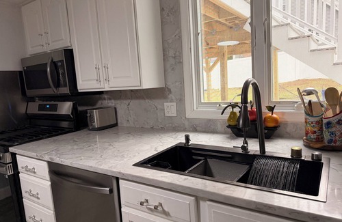 Readville Apartment | Terrific 2 bedroom apartment in Dedham