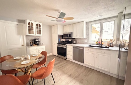 Readville Apartment | Terrific 2 bedroom apartment in Dedham