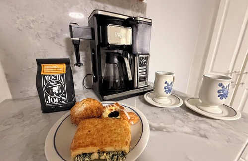 Readville Apartment | Terrific 2 bedroom apartment in Dedham