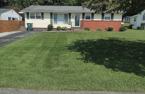 Bristol House | Terrific 2-bedroom house with AC in Bristol