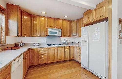 Truckee House | Terrific lakefront gem with private hot tub, dock & beach - near skiing & town