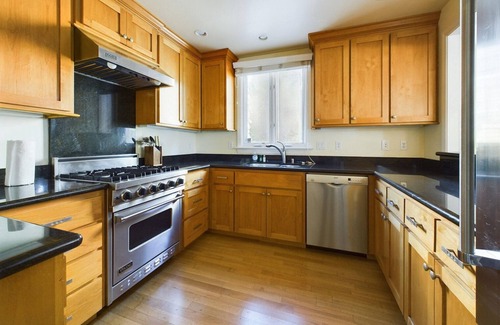 Menlo Park House | Terrific Menlo Park 3BR w/Patio & Garage, nr Dining, by Blueground