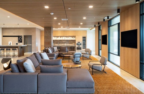 West Los Angeles Apartment | Terrific West LA 2BR w/Pool, Gym & Courtyard, nr 405, by Blueground