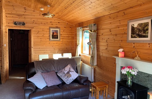 Hawick Cabin | Teviot Lodge - Sleeps 6 - Pets - River Views