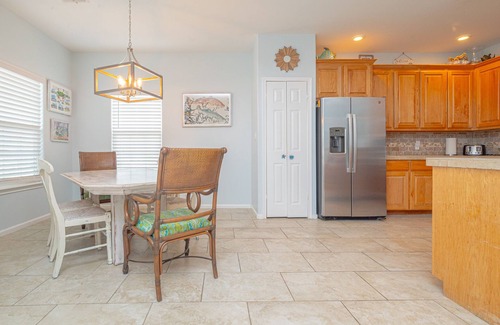 Palm Harbor House | Texas Riviera Canal Waterfront Home - Perfect Beach & Fishing Getaway Location