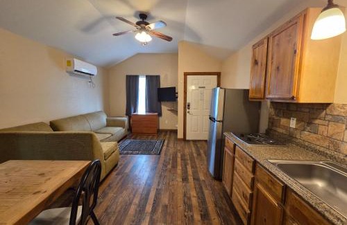 Floresville Hotel | Texas Star Lodges