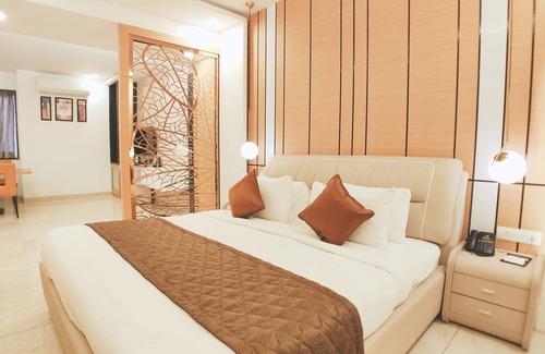 Bhopal Hotel | TGI Insignia