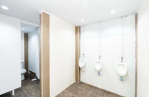 Talat Yot Apartment | The Hidden Khaosan - เดอะ ฮิดเด้นข้าวสาร X3