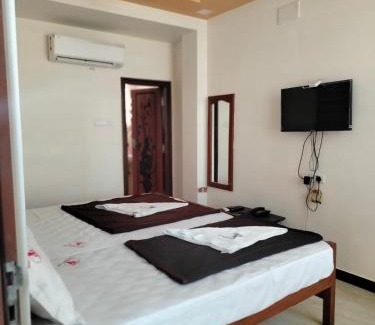 Dharapuram Hotel | Thai Residency