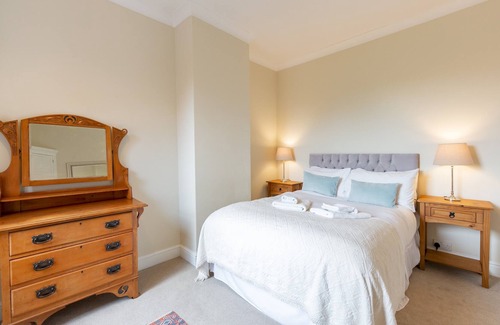 Walberswick House | Thalassa - a cottage that sleeps 8 guests in 4 bedrooms