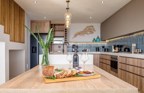 Shelley Point House | Thalassophile is a 4-bedroom house in St Helena Bay with direct Beach Access.