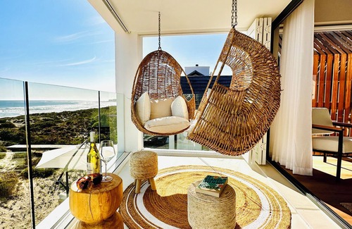 Shelley Point House | Thalassophile is a 4-bedroom house in St Helena Bay with direct Beach Access.