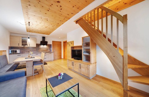 Verano Apartment | Thalerhof Apartment Christoph with Wi-Fi, Balcony & Garden