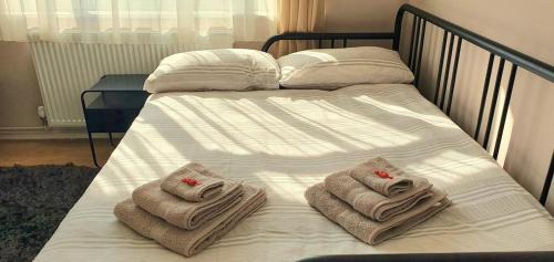 Staines House | Thames Accommodation