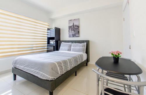 Naranja House | Thanksgiving Promo SKY TERRACE 3 FLOORS NEW Home BY MIA!