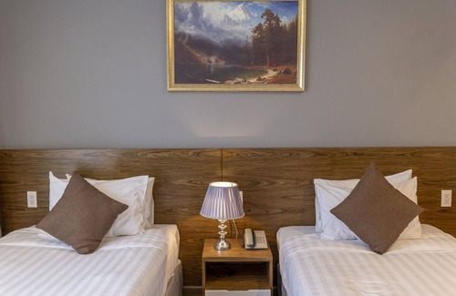 Phu My Hung Hotel | Thao Trang Laluxe Hotel