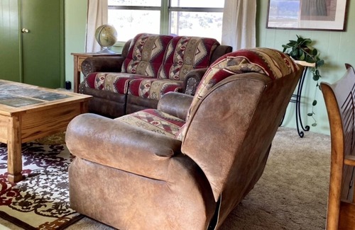Magdalena House | That 70's Place on 36 acres; great hiking, bird watching, rockhounding, VLA