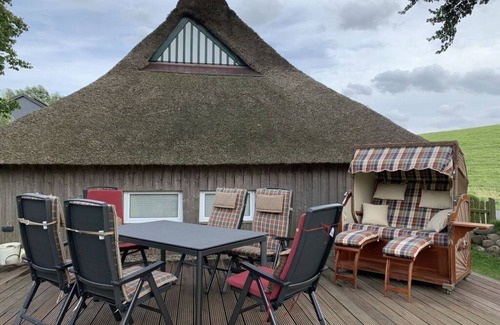 Muhlenstraßen House | Thatched cottage "Deich-Nest"