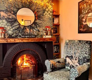 Kirk Yetholm House | Thatched Cottage on Northumberland border