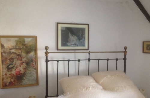 Ruan Minor Cottage | Thatched Cottage set in the heart of a quiet Cornish Village