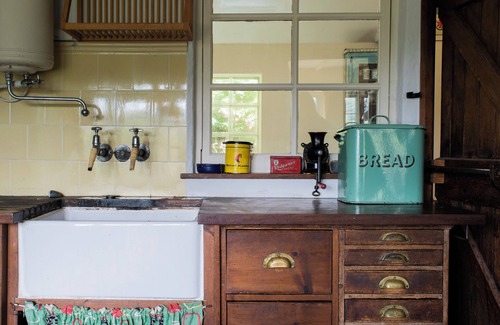 Saint Gennys Cottage | THATCHWAYS - Stunning traditional cottage overlooking the beach