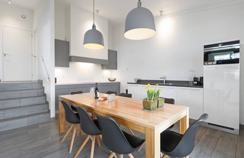 Ouddorp House | The 4 person Villa Super VIP features a luxurious and comfortably furnished interior, terrace with views over the water, perfect with children.