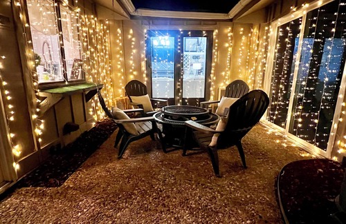 Lubbock House | THE 806 - Sleeps 14+ - Perfect for BIG Groups